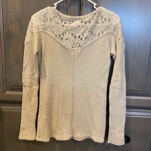 AEO waffled shirt with laced detail - Picture 2 of 2